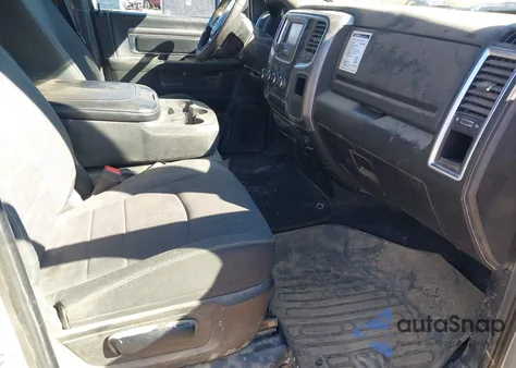 2022 Ram 1500 Classic Warlock z USA, uszkodzony, nr VIN 1C6RR7GG3NS218722